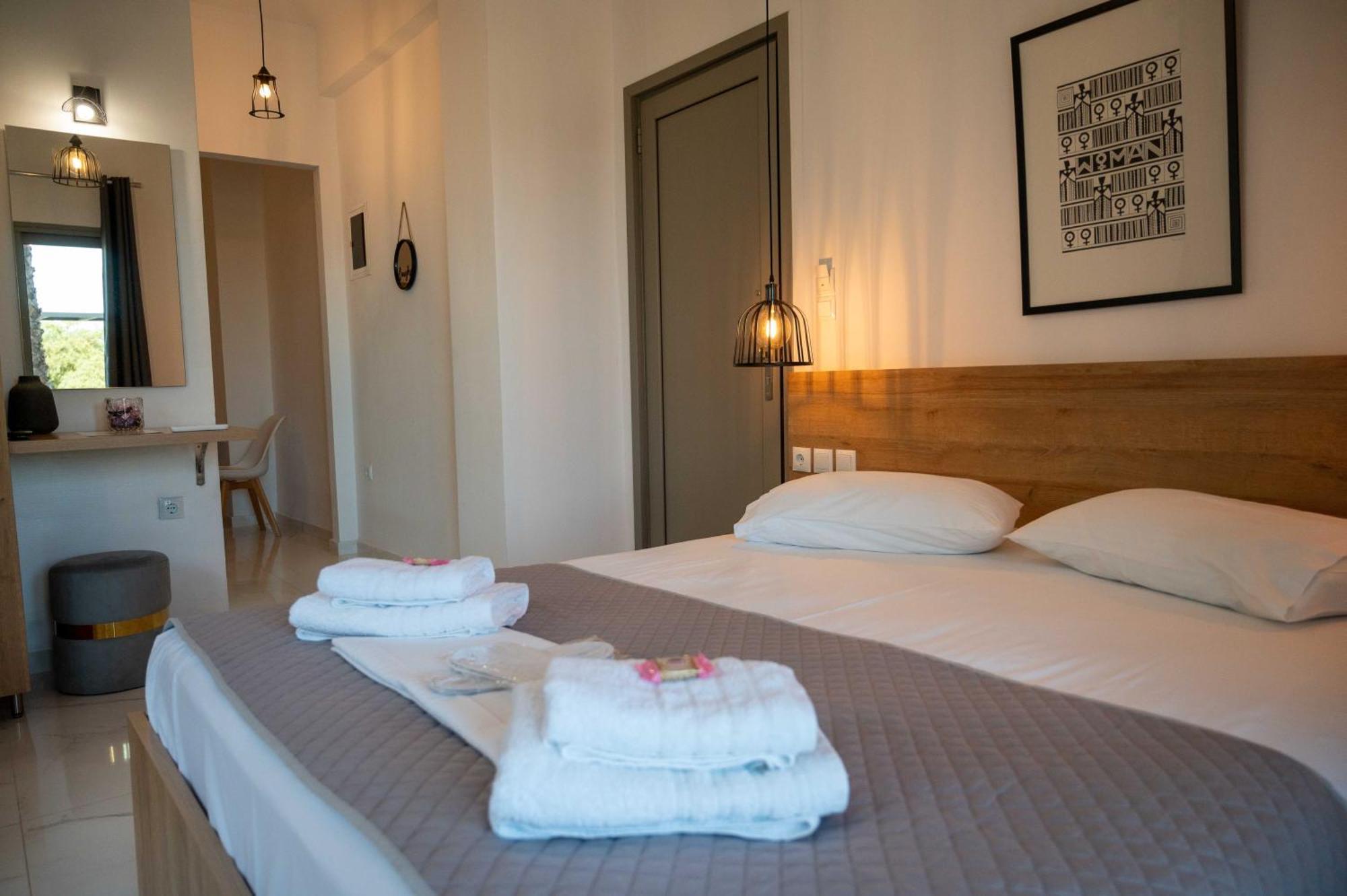 Finikas Suites & Apartments 10Min From Athens Airport Artemida  Exterior photo