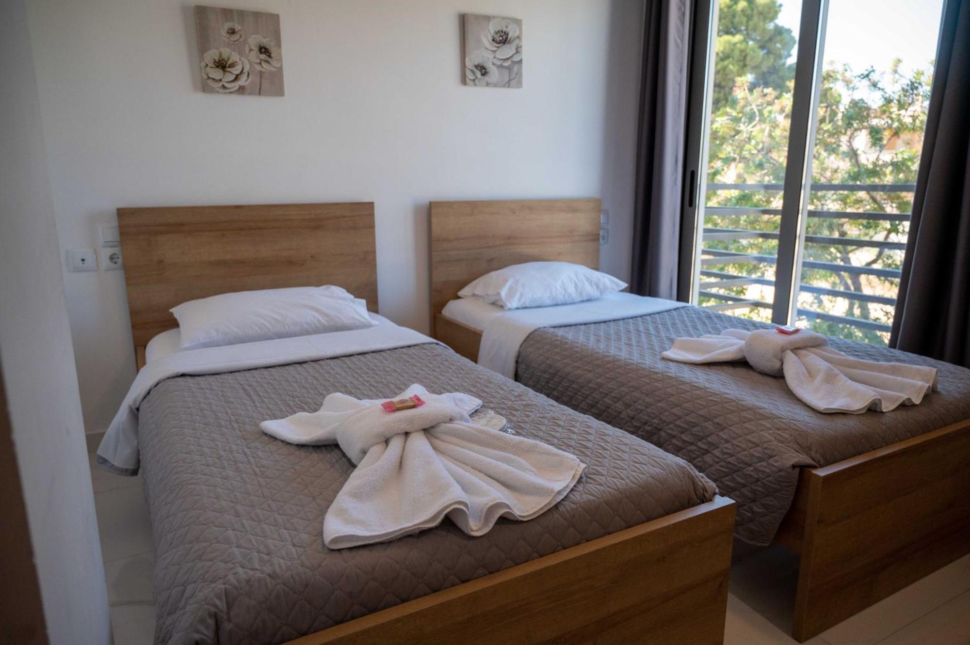 Finikas Suites & Apartments 10Min From Athens Airport Artemida  Exterior photo