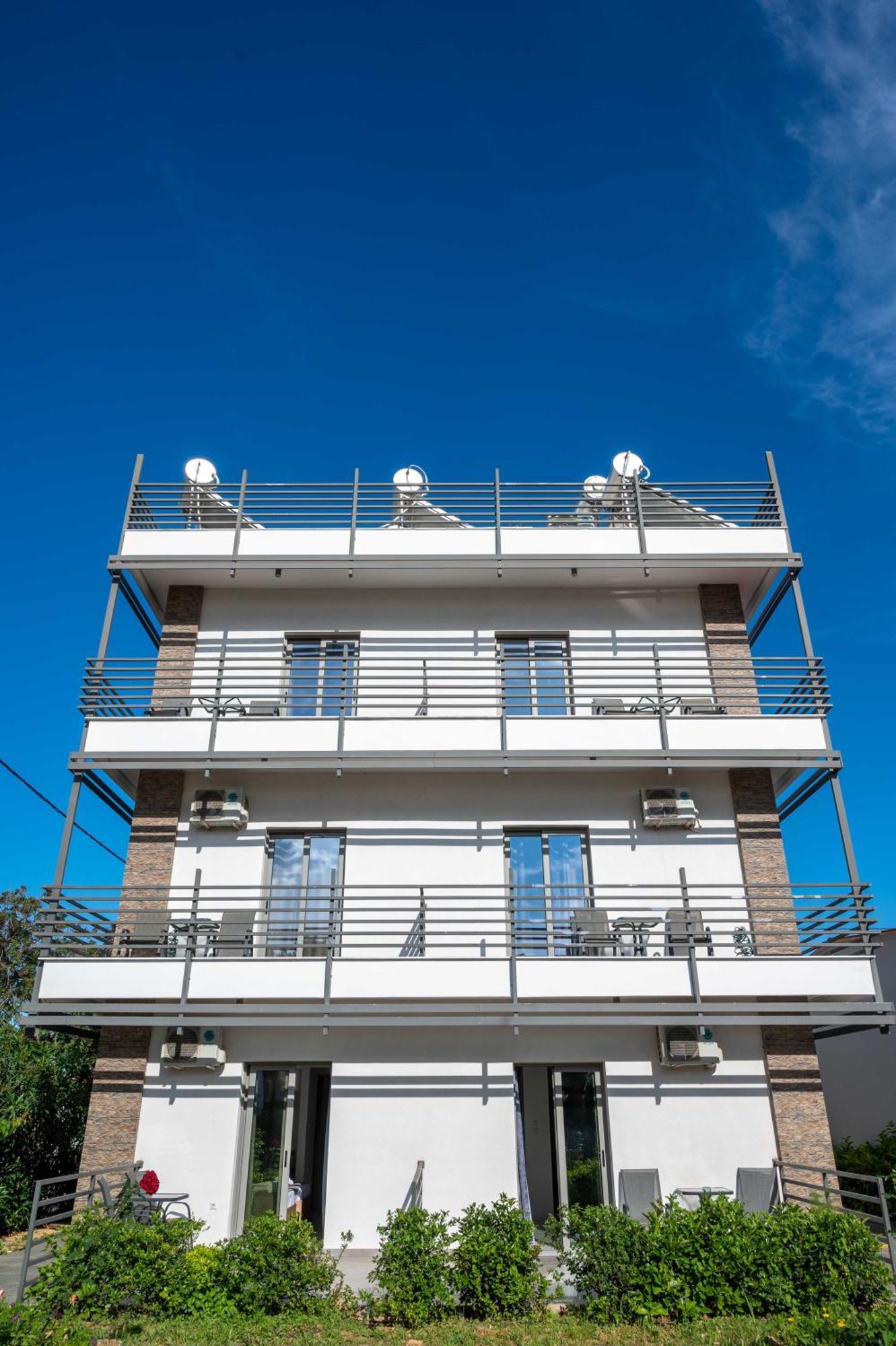 Finikas Suites & Apartments 10Min From Athens Airport Artemida  Exterior photo