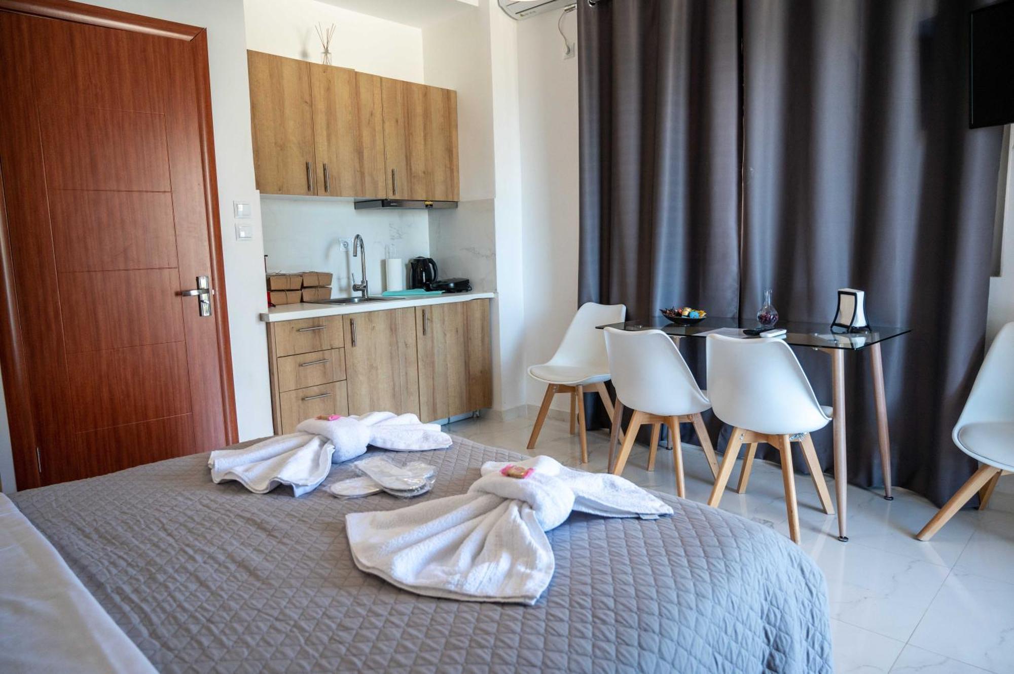 Finikas Suites & Apartments 10Min From Athens Airport Artemida  Exterior photo