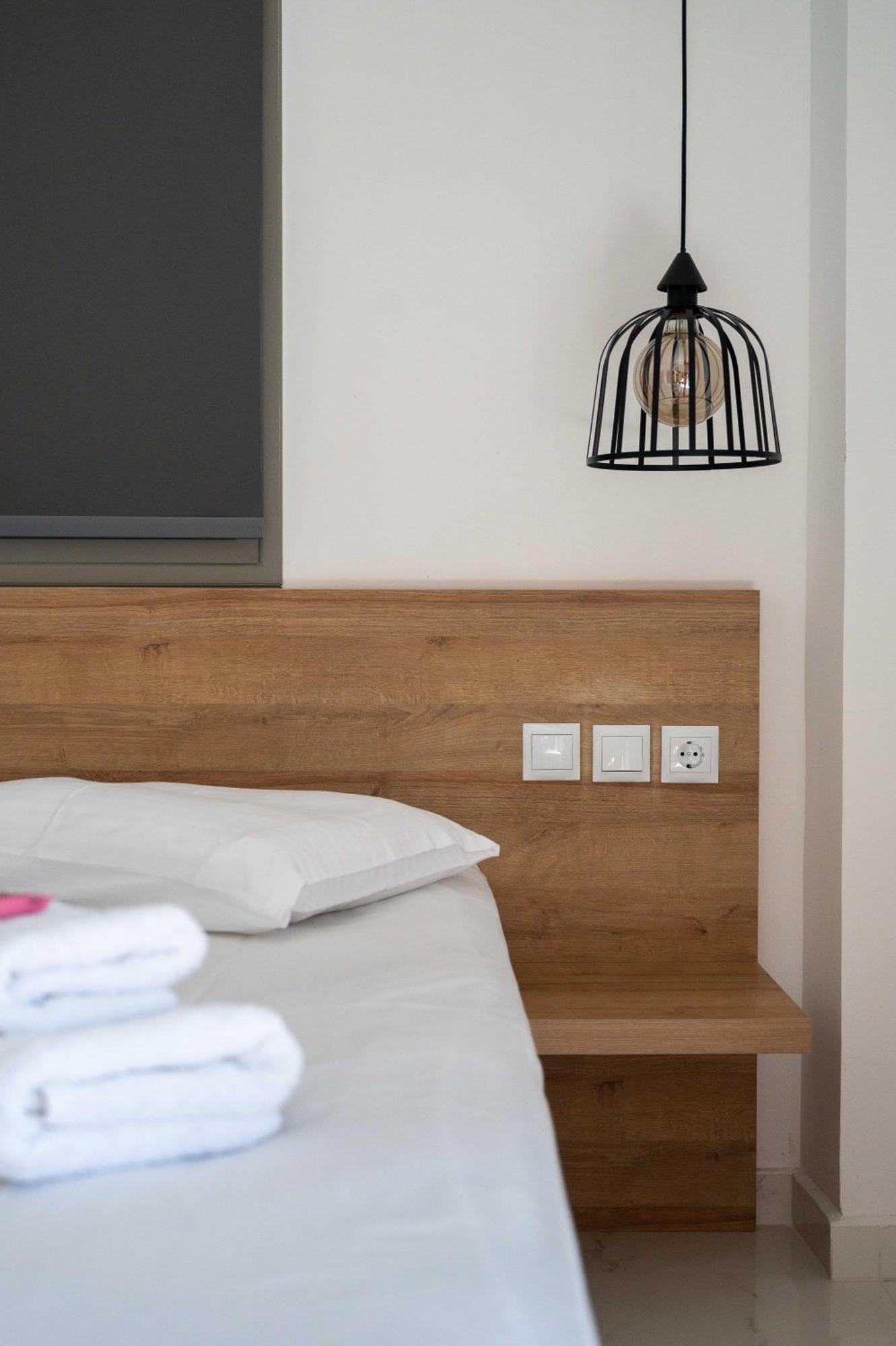 Finikas Suites & Apartments 10Min From Athens Airport Artemida  Exterior photo