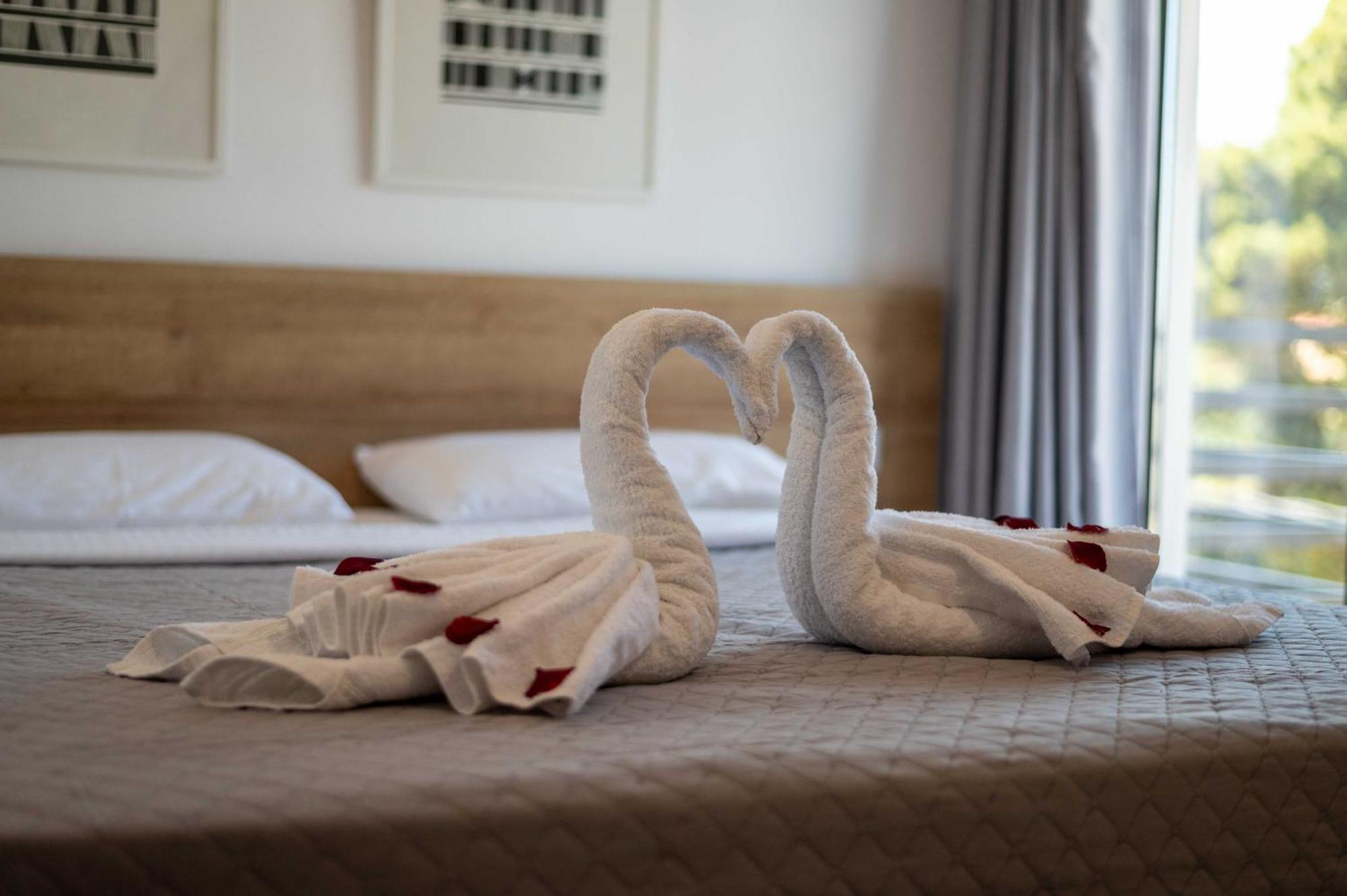 Finikas Suites & Apartments 10Min From Athens Airport Artemida  Exterior photo