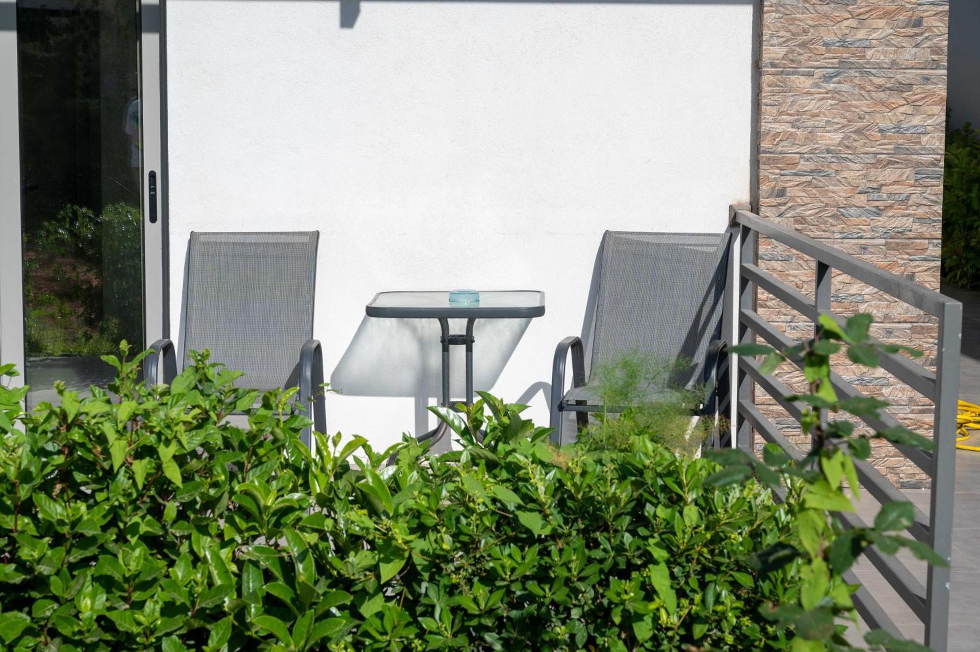 Finikas Suites & Apartments 10Min From Athens Airport Artemida  Exterior photo