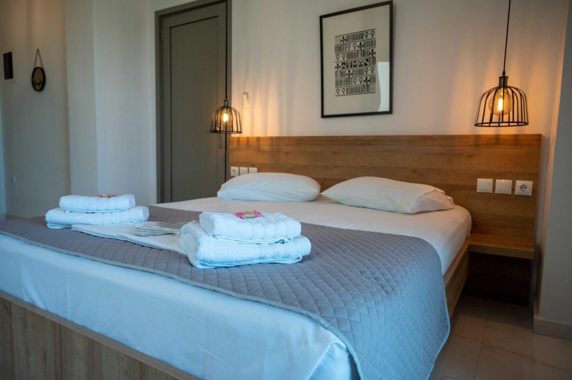 Finikas Suites & Apartments 10Min From Athens Airport Artemida  Exterior photo