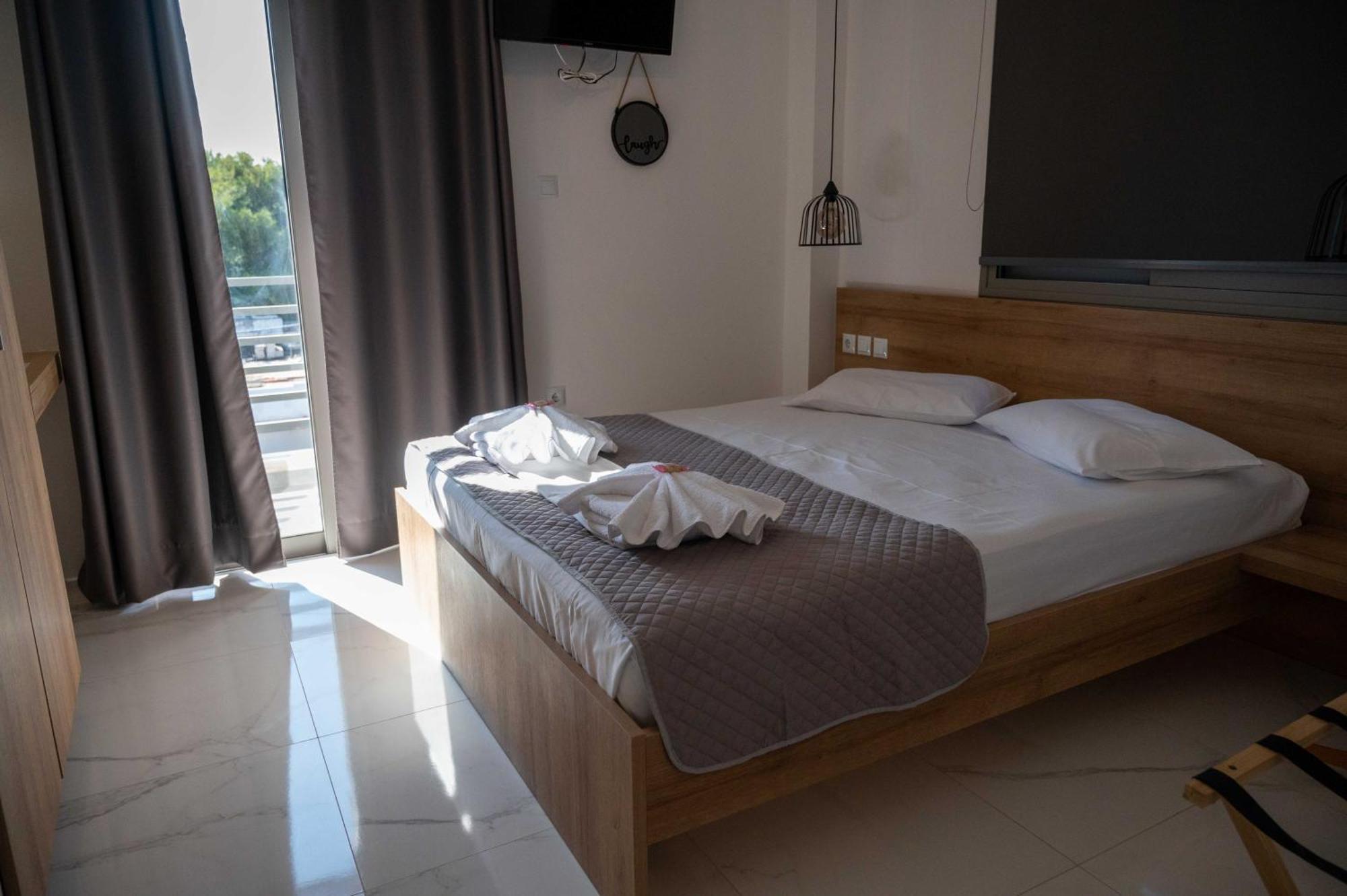 Finikas Suites & Apartments 10Min From Athens Airport Artemida  Exterior photo