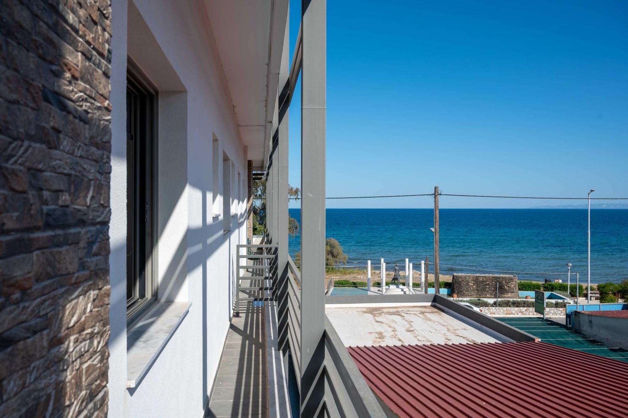 Finikas Suites & Apartments 10Min From Athens Airport Artemida  Exterior photo