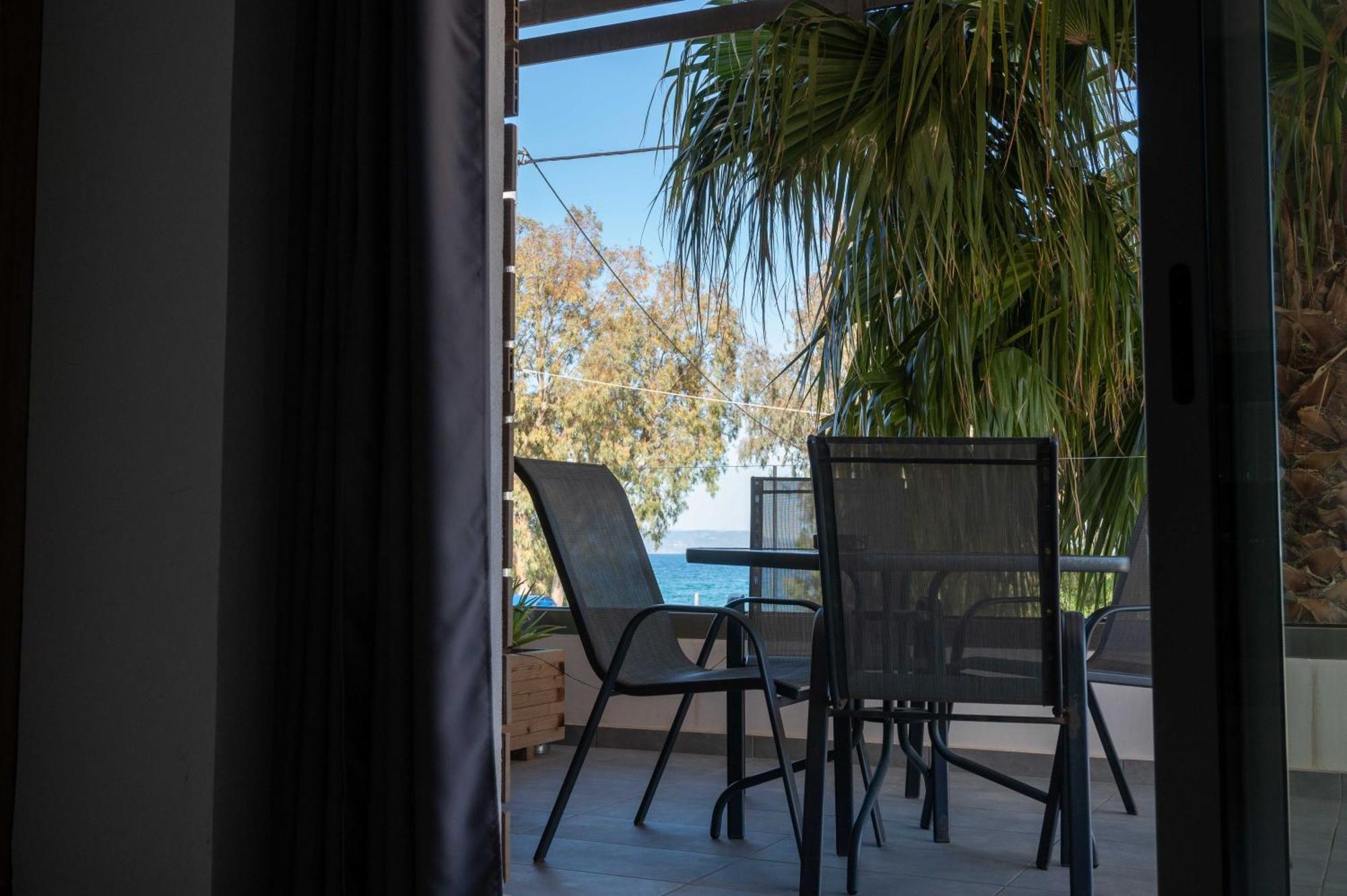 Finikas Suites & Apartments 10Min From Athens Airport Artemida  Exterior photo